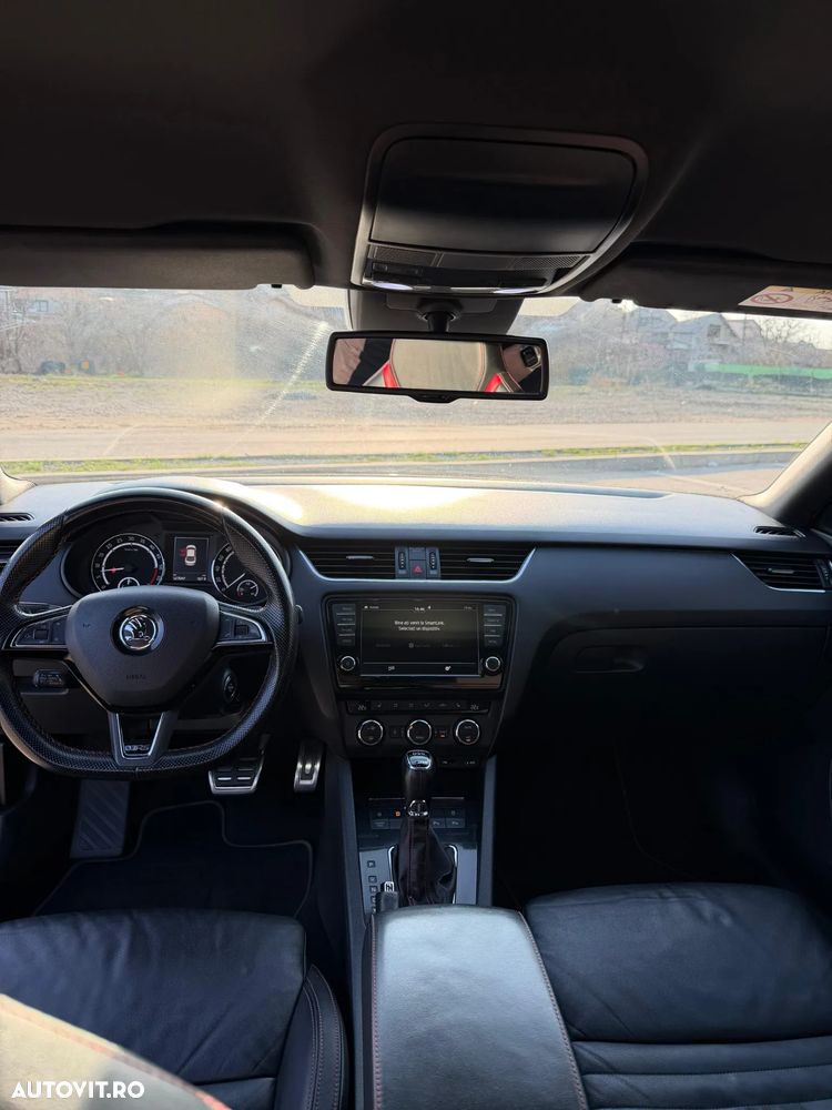 Skoda Octavia 2.0 TDI DSG RS - 11