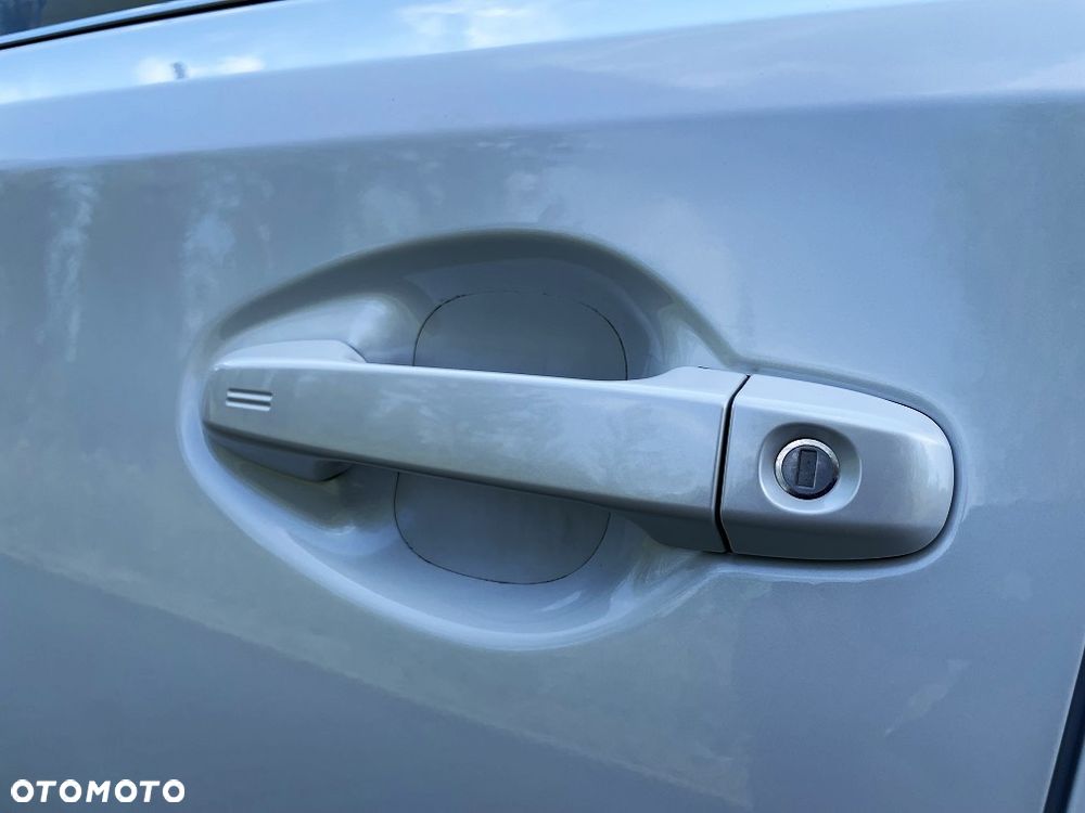 Toyota Auris 1.8 HSD Prestige NAVI - 39