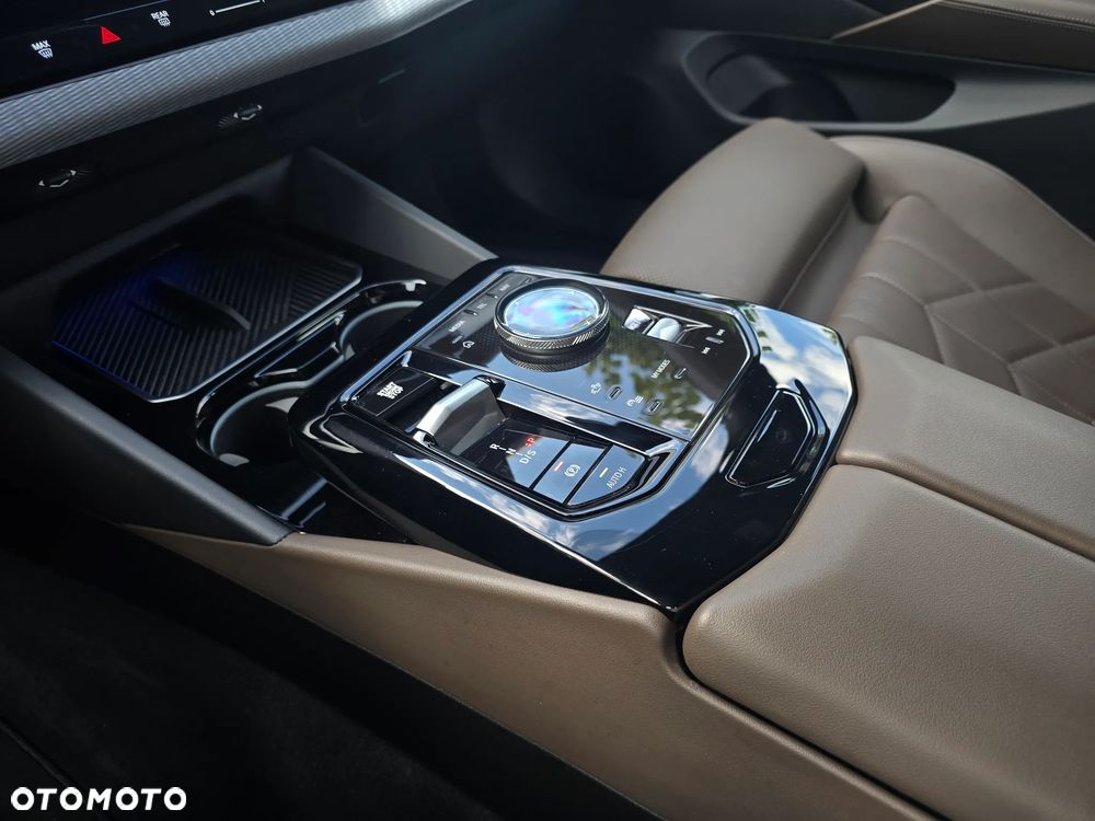 BMW Seria 5 520d xDrive mHEV M Sport - 16