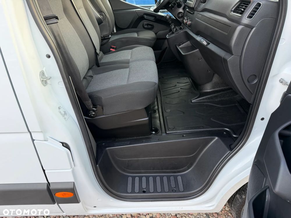 Renault MASTER L3H2 MAXI WZMOCNIONY Zawieszenie poduszki pneumatyczne! MOCNY SILNIK 2.3DCI Rozrząd na ŁAŃCUCHU, Pełna zabudowa paki, Zawiasy drzwi tył 270' DMC3.5t Duża ładowność 1228Kg, HAK 2.5t, Homologacja VAT-1, Parktroniki, Minibar, Stolik EasyLife, Lustro WideView, Oświetlenie LED, Nawigacja, Tempomat, Halogeny, Pakiet Chrom Design, Szare wnętrze, Pełen SERWIS ASO RENAULT!! - 30