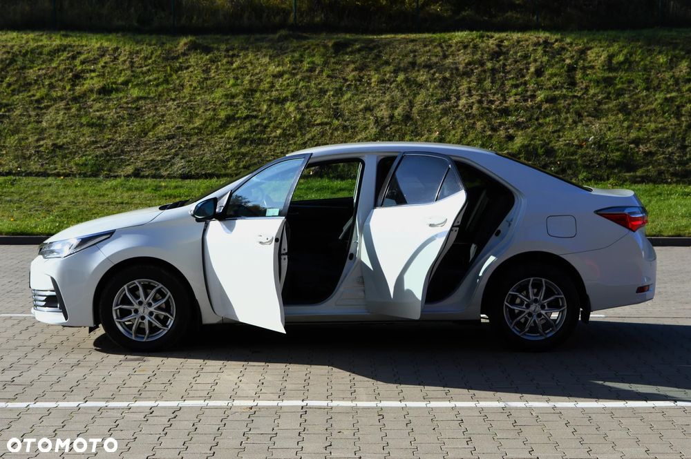 Toyota Corolla 1.6 Prestige MS - 26