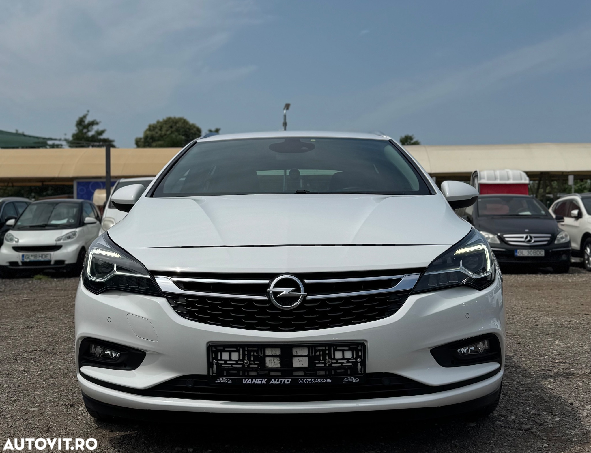 Opel Astra 1.6 D (CDTI) Automatik Innovation - 11