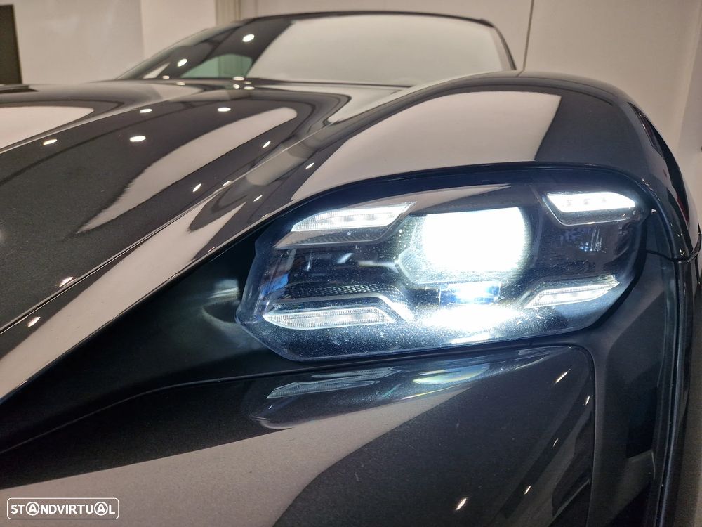 Porsche Taycan 4S - 12