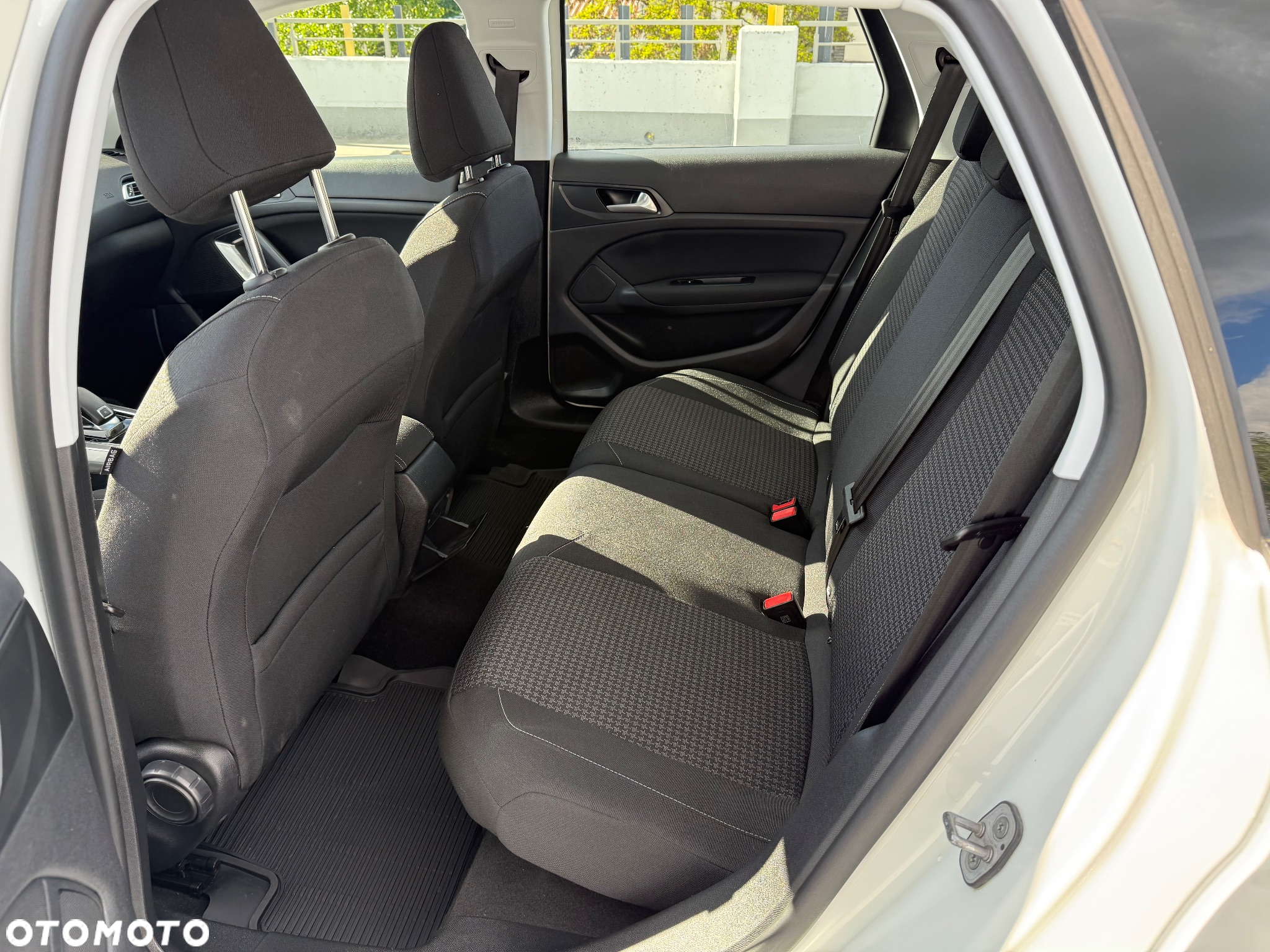 Peugeot 308 1.2 PureTech GPF Active Pack S&S EAT8 - 26