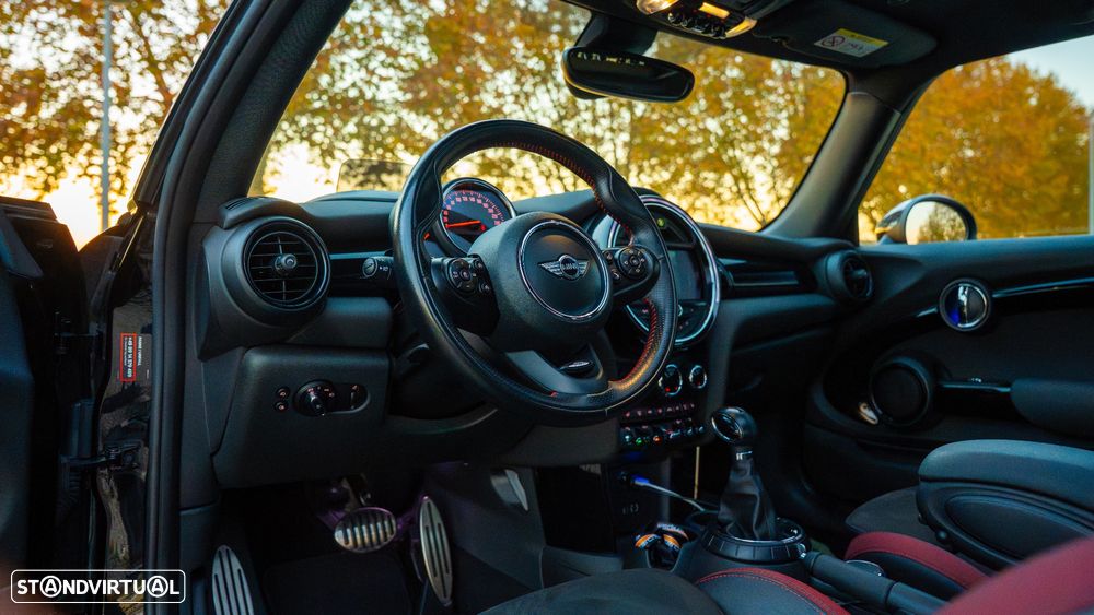 MINI 3 Portas One Aut. JCW - 23