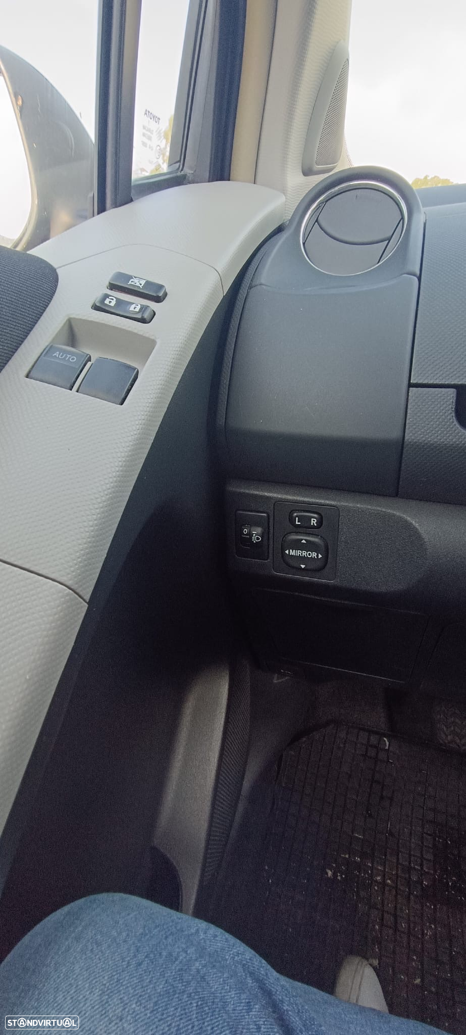 Toyota Yaris 1.0 VVT-i AC - 14