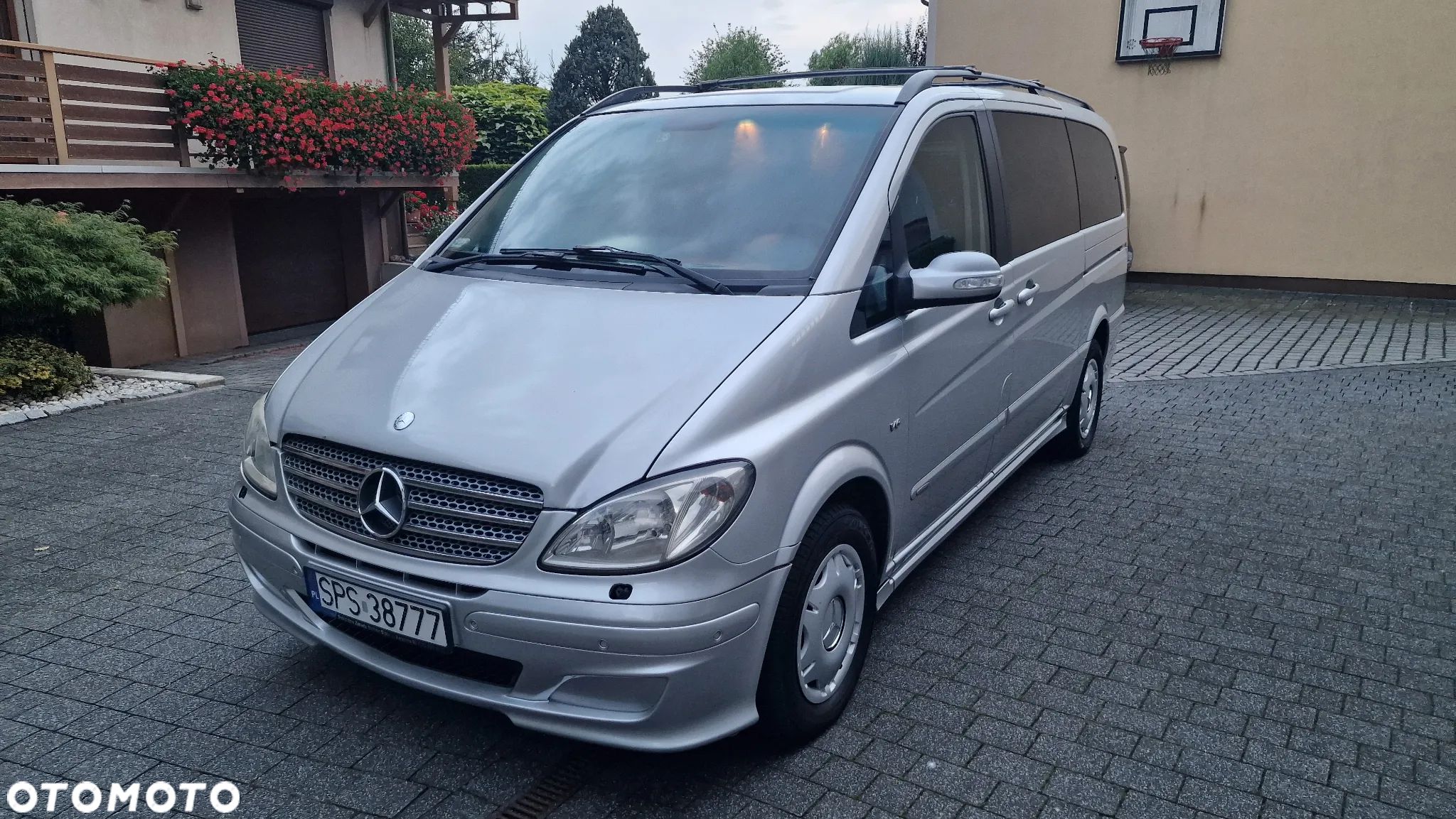 Mercedes-Benz Viano - 1