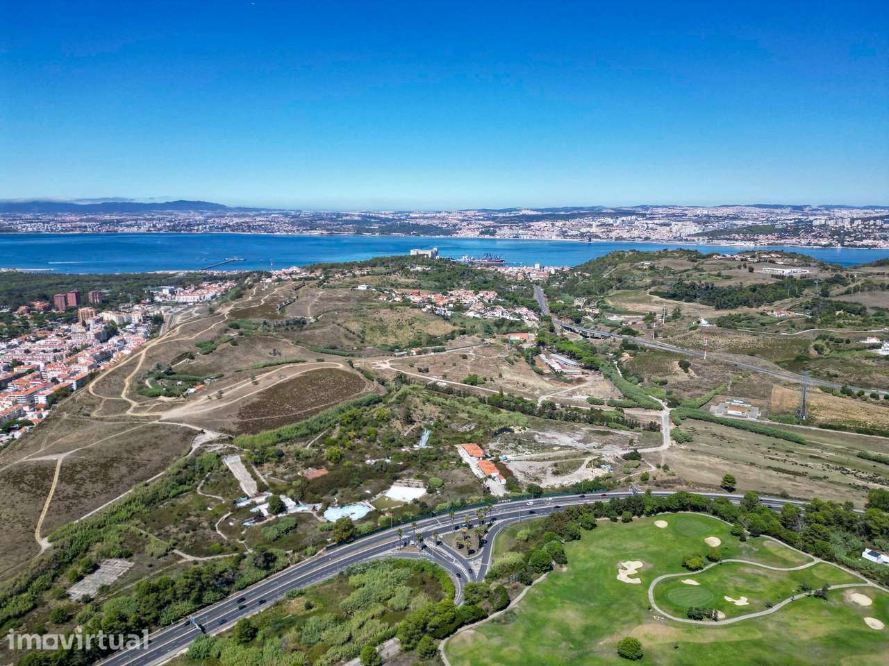 752 m² de Exclusividade num Novo Condomínio na Aldeia dos Capuchos. - Grande imagem: 4/10