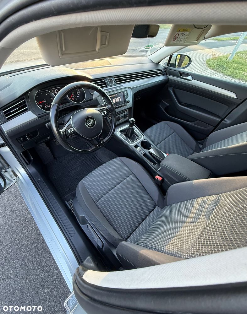 Volkswagen Passat 2.0 TDI BMT Comfortline - 12