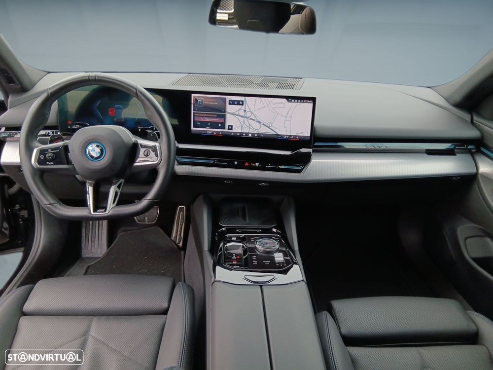 BMW 530 e Pack Desportivo M - 12
