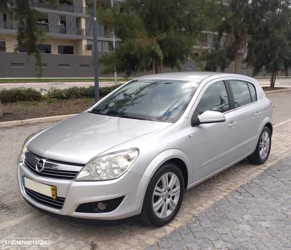 Opel Astra 1.7 CDTI Cosmo - 1