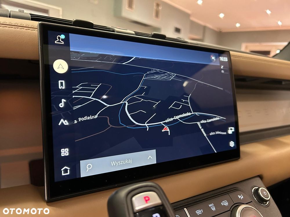 Land Rover Defender 3.0 D250 mHEV X-Dynamic HSE - 29