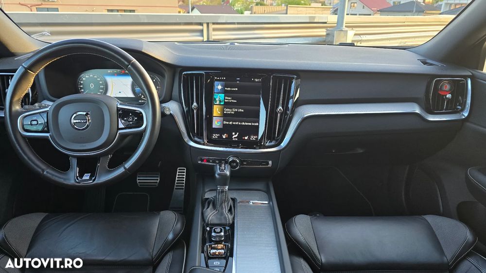 Volvo V60 D4 R-Design - 6