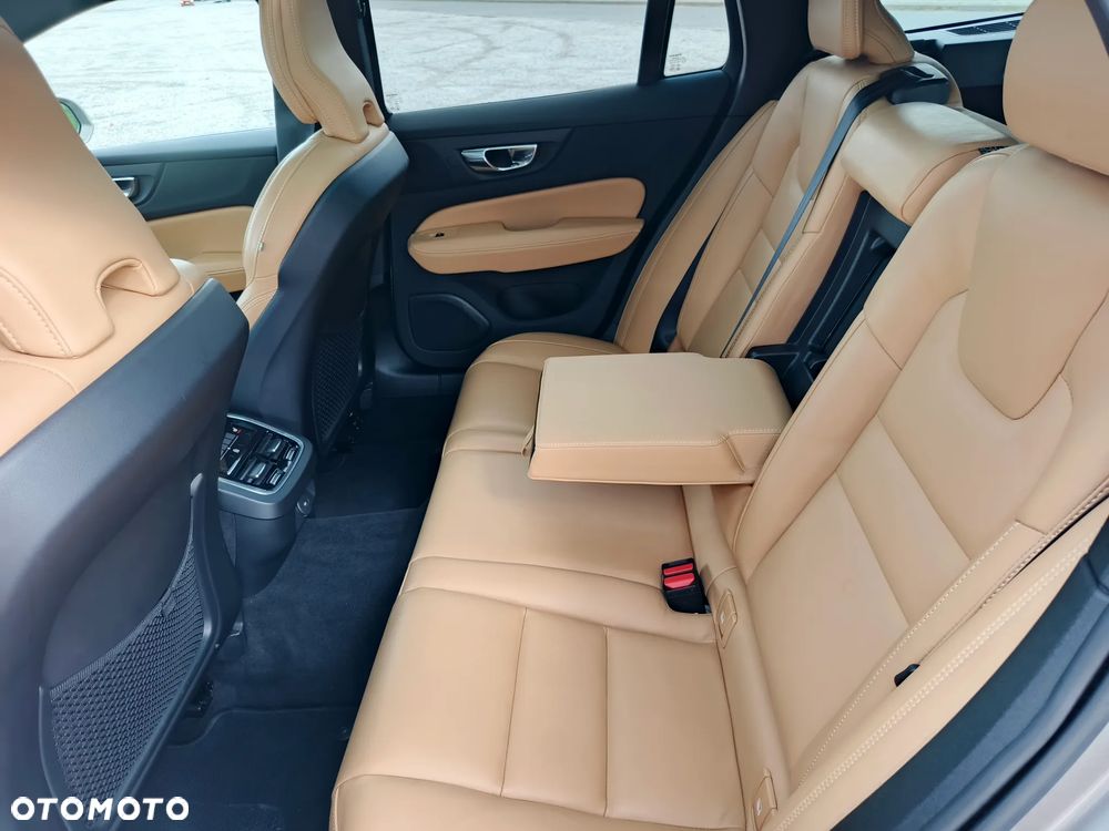 Volvo V60 Cross Country B4 D AWD Geartronic Pro - 16