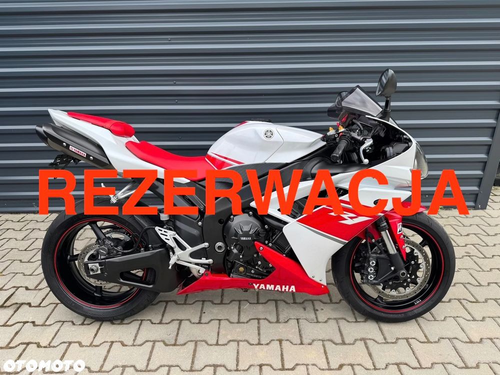Yamaha R1 - 1