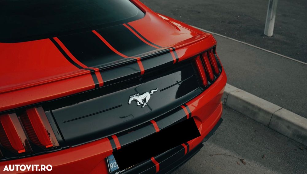 Ford Mustang - 4