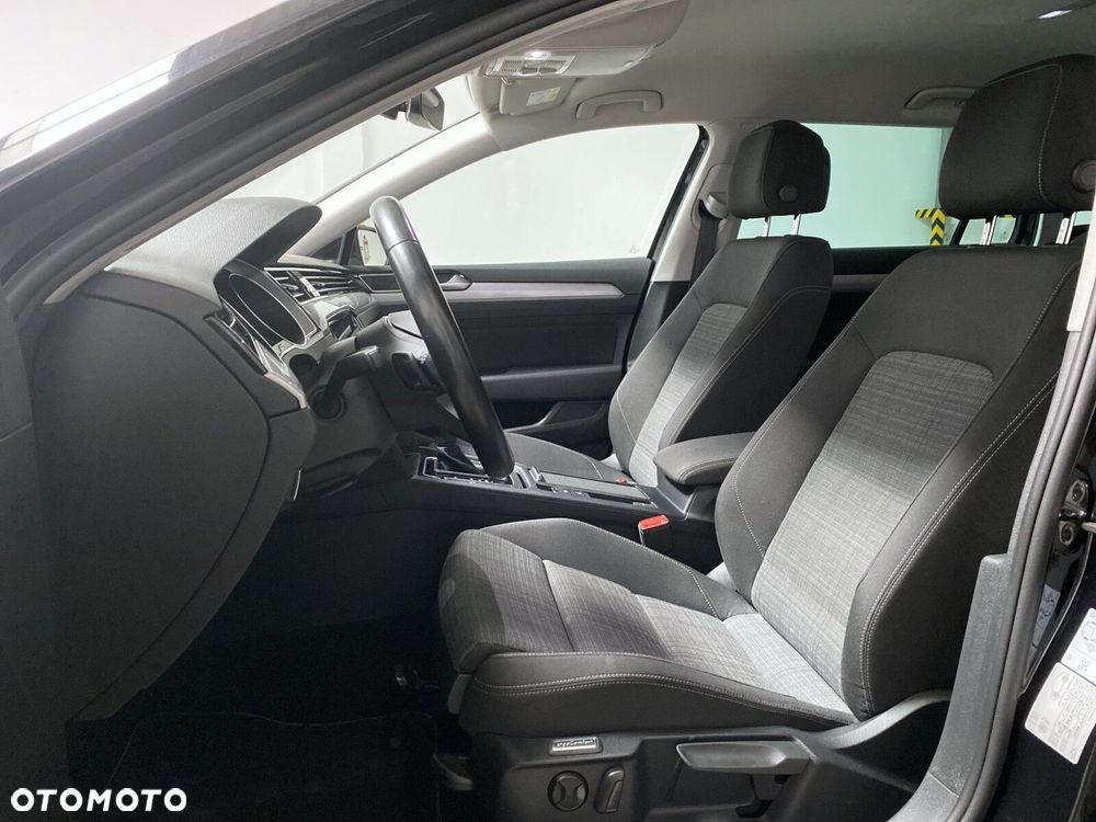 Volkswagen Passat - 11