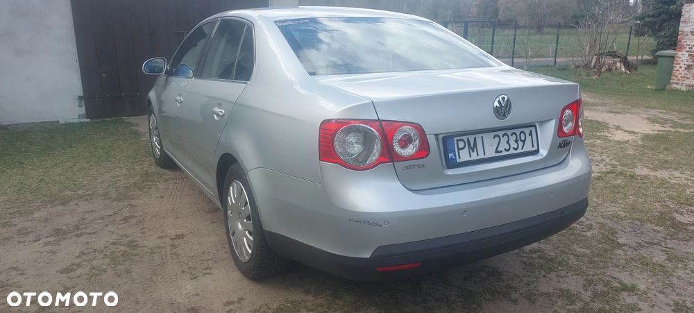 Volkswagen Jetta 1.9 TDI Comfortline - 10