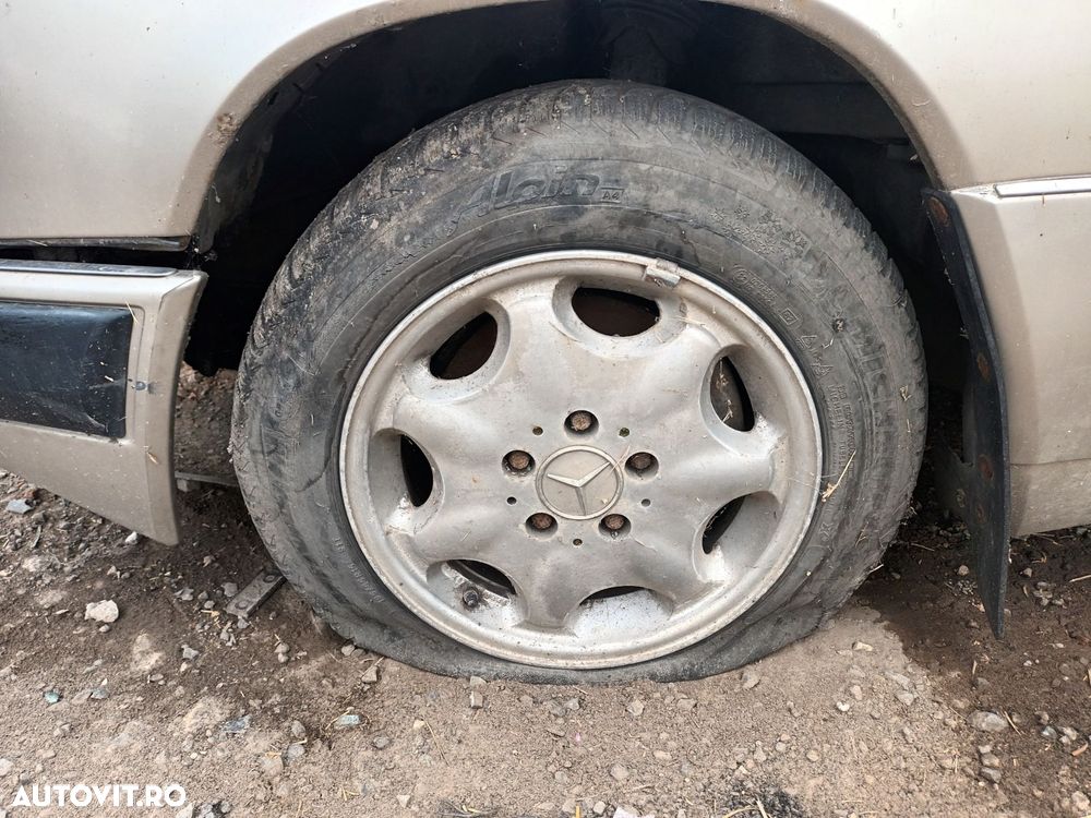 Dezmembrari  Mercedes-Benz W124  1993  > 1995 E 300 D (124.131) Motor - 5