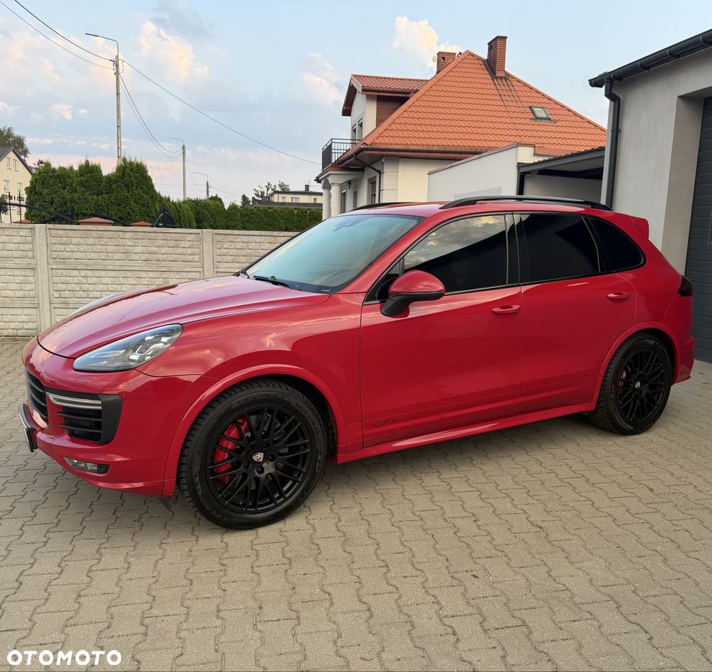 Porsche Cayenne - 1