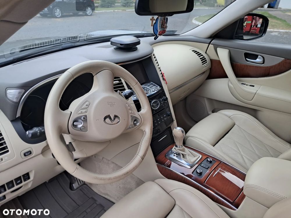 Infiniti QX70 3.0d S Premium - 8