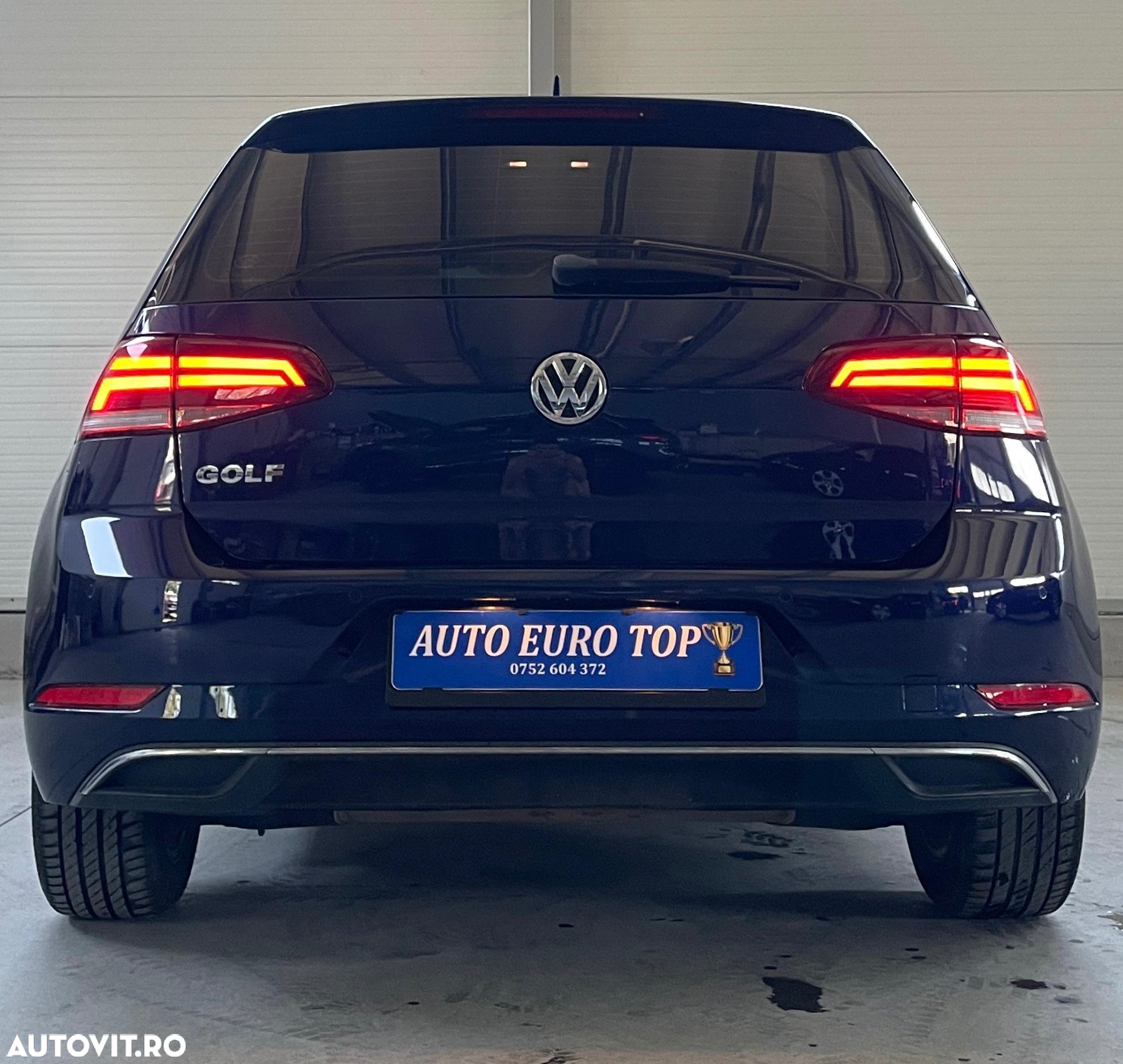 Volkswagen Golf 2.0 BlueTDI DSG Comfortline - 3
