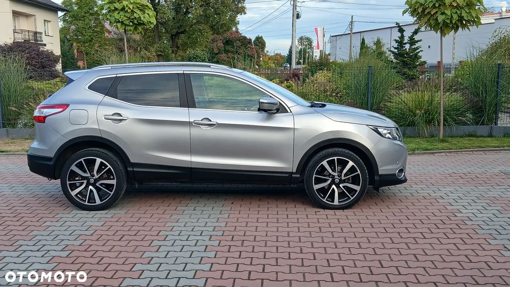 Nissan Qashqai 1.6 DCi Xtronic TEKNA - 4