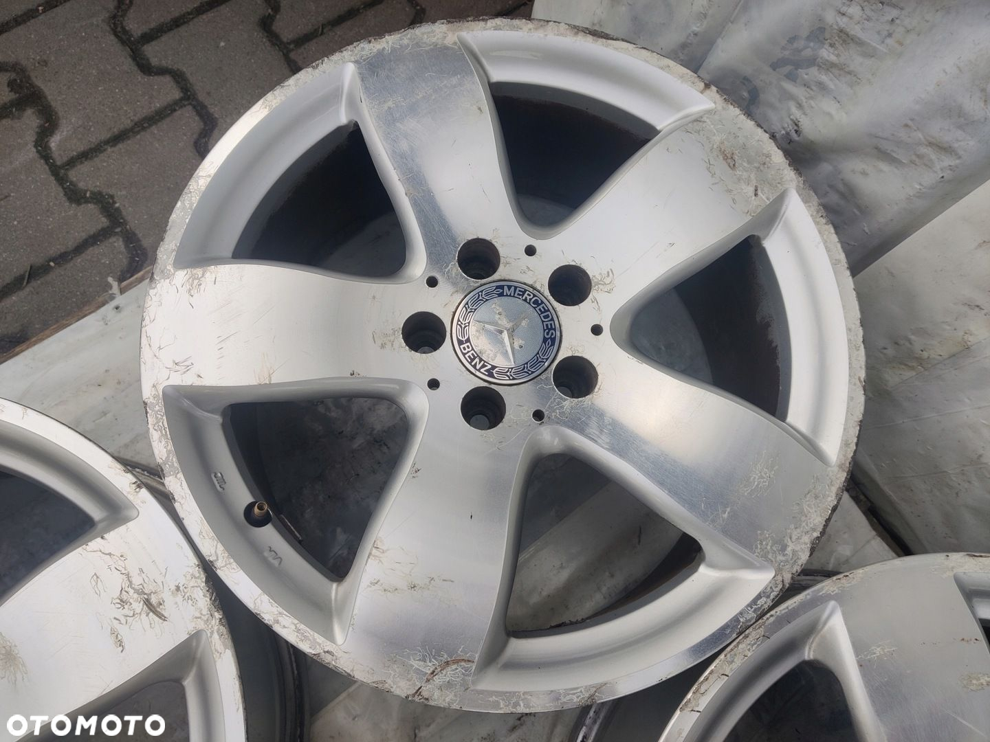 Felgi Mercedes 8J 17" ET38 573 - 6