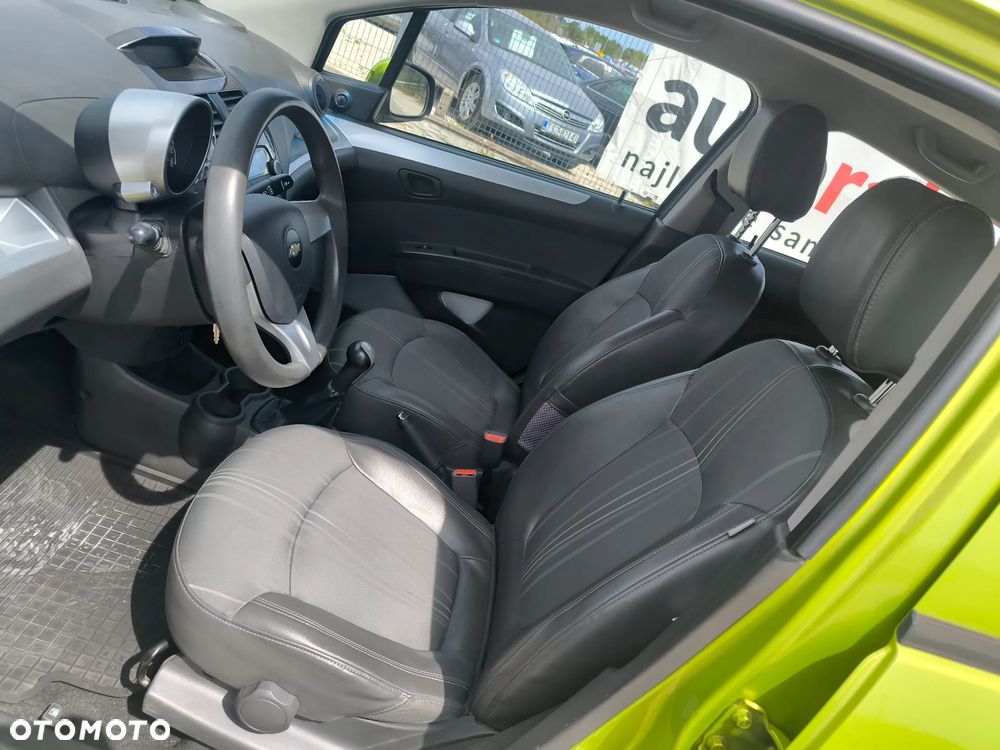 Chevrolet Spark 1.0 Base - 9
