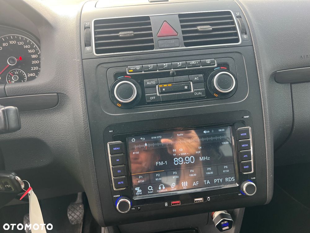 Volkswagen Touran 1.6 TDI DPF BlueMot Comfortline - 23