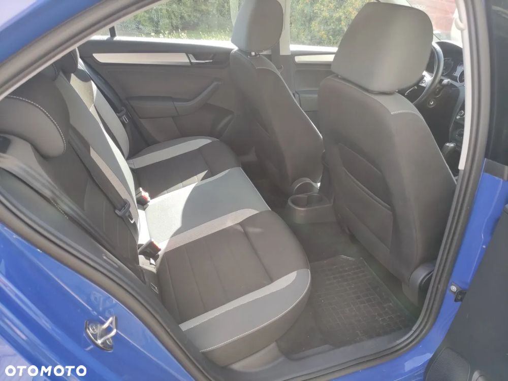 Skoda RAPID 1.0 TSI Ambition DSG - 10