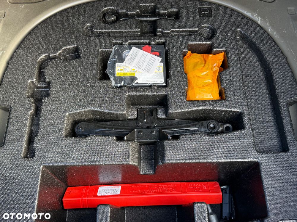 Toyota Camry 2.5 Hybrid Prestige CVT - 40