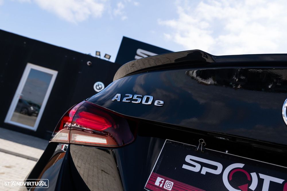 Mercedes-Benz A 250 Limousine e 8G-DCT AMG Line - 10