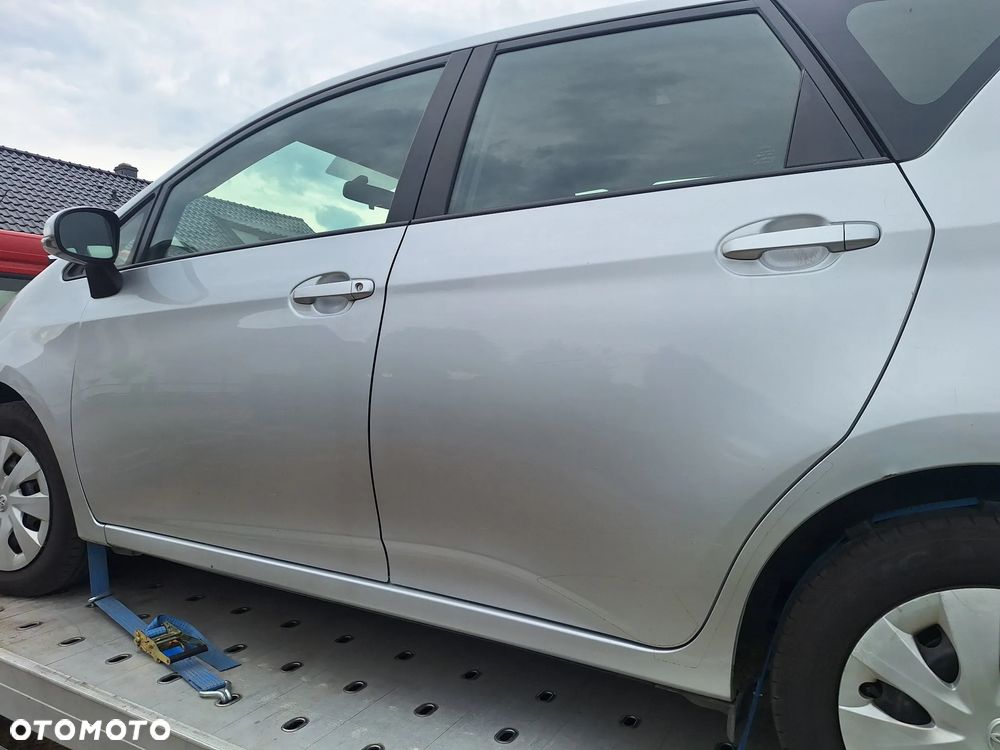 DRZWI LEWE PRAWE TYŁ TYLNE PRAWE PRZEDNIE TOYOTA VERSO S 1F7 - 1