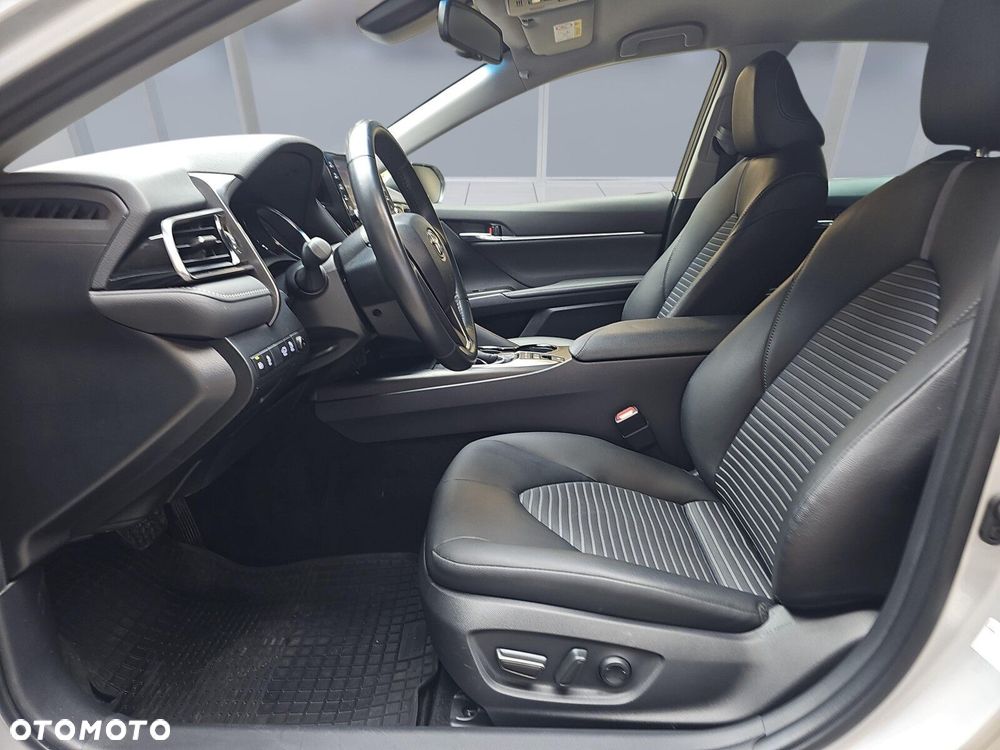 Toyota Camry 2.5 Hybrid Prestige CVT - 8
