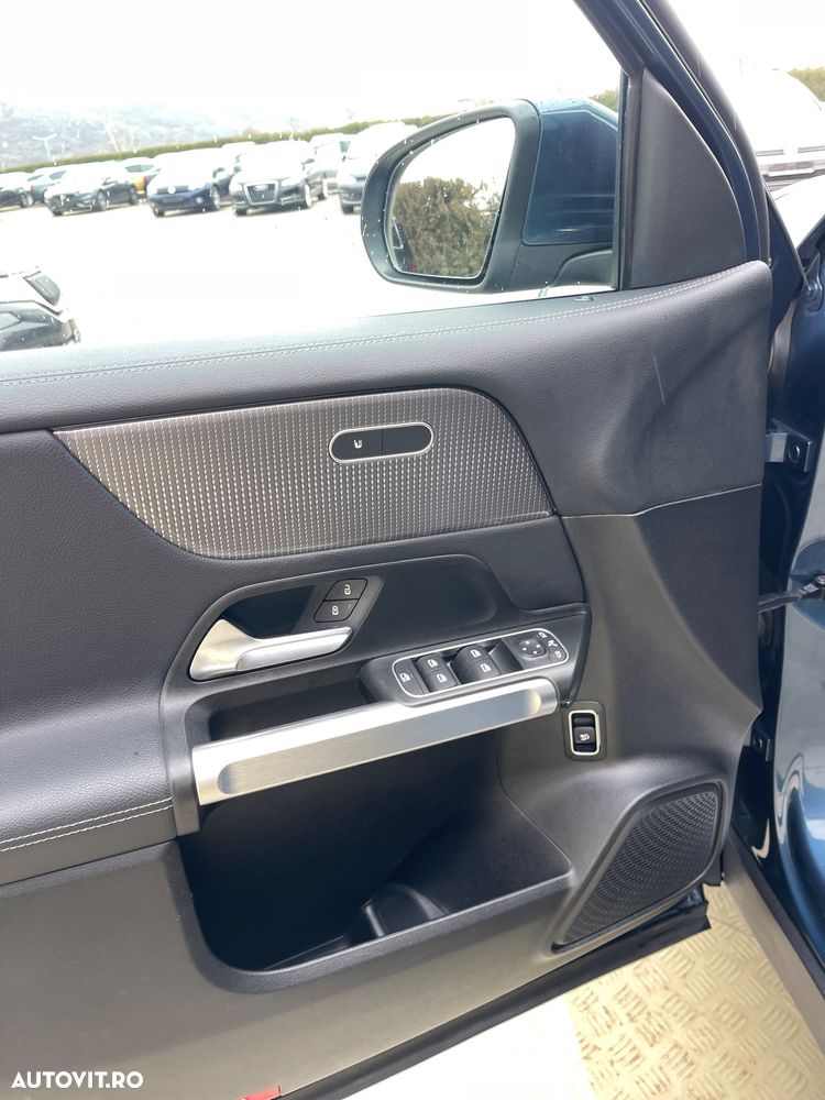 Mercedes-Benz GLB - 30