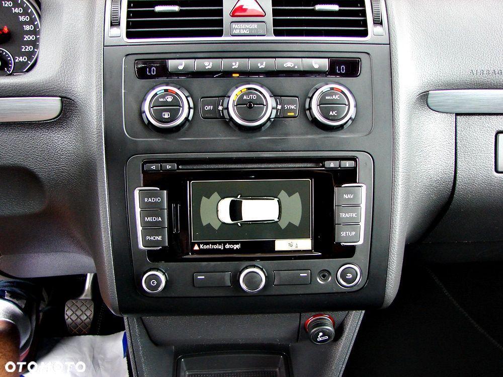 Volkswagen Touran 1.6 TDI DPF BlueMotion Technology Cup - 24