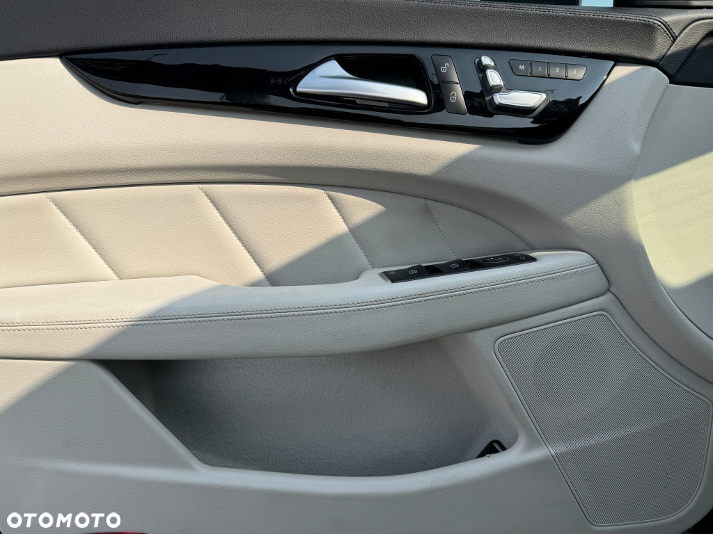 Mercedes-Benz CLS - 18