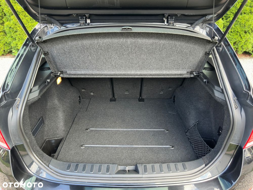 BMW X1 sDrive18d xLine - 25