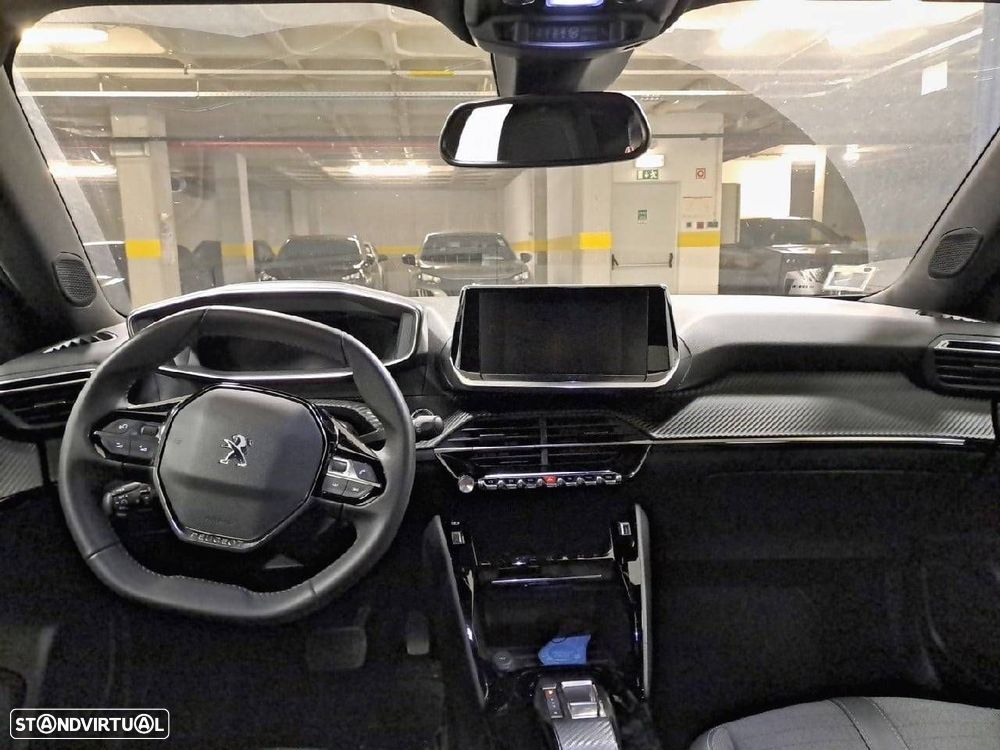 Peugeot 2008 - 8