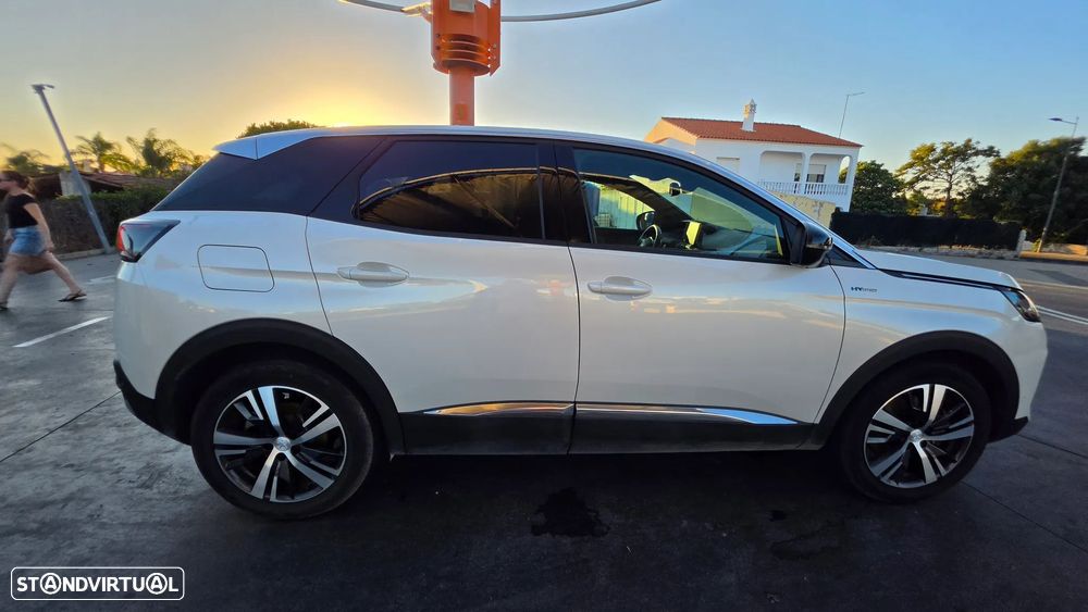 Peugeot 3008 1.6 Hybrid Allure Pack e-EAT8 foto 2