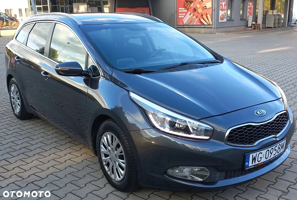 Kia Ceed 1.6 GDI Dream-Team Edition - 2