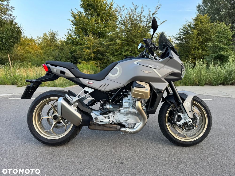 Moto Guzzi V100 Mandello - 2
