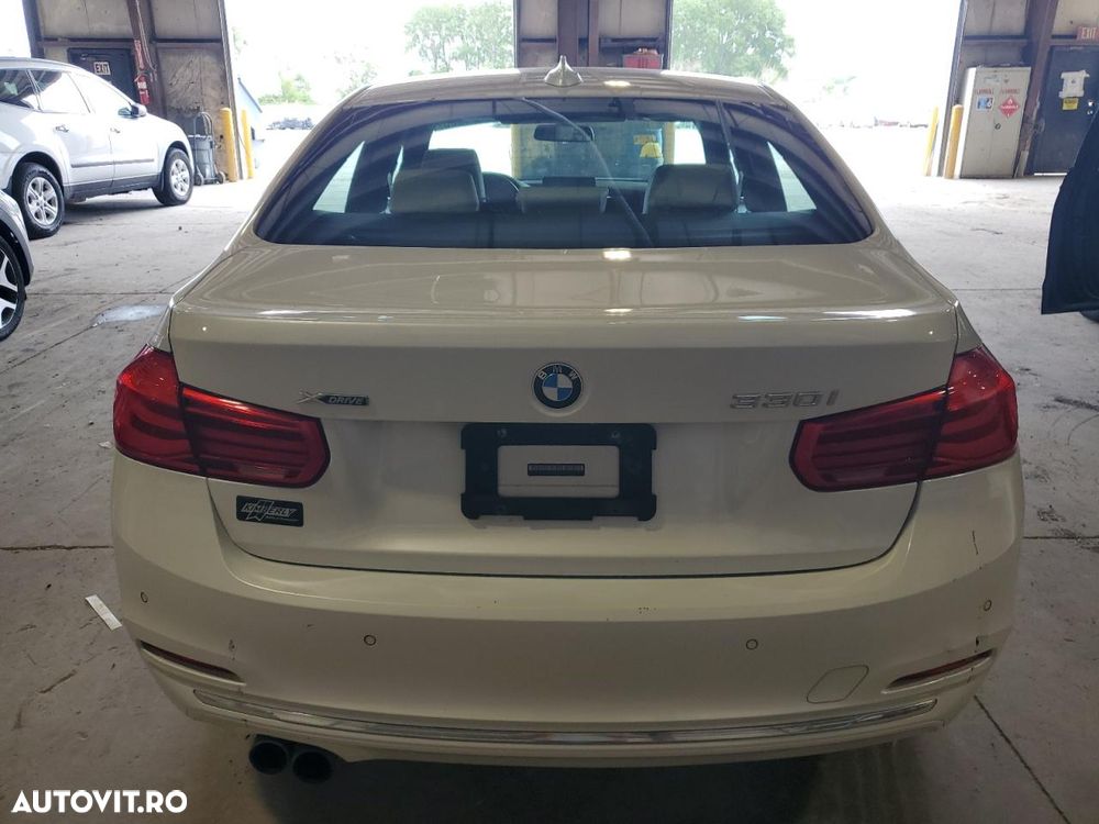 BMW Seria 3 330i xDrive Aut. - 6