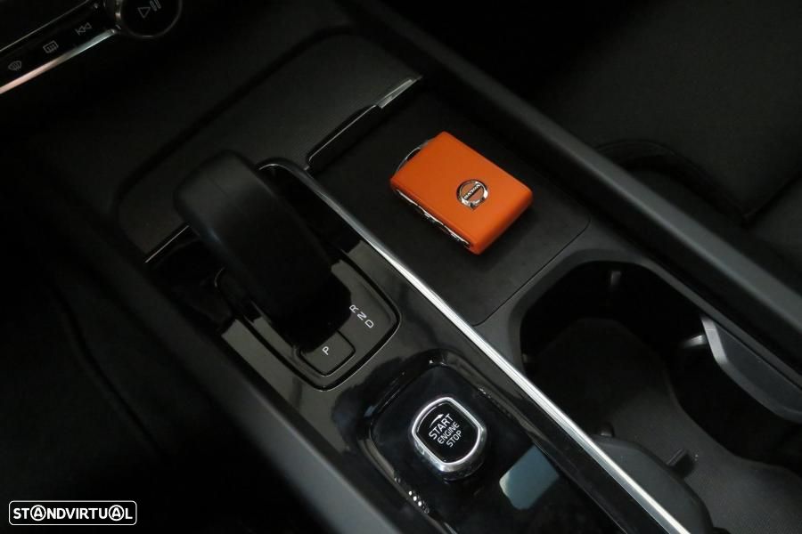 Volvo XC 60 2.0 T6 PHEV Ultimate Dark AWD - 24