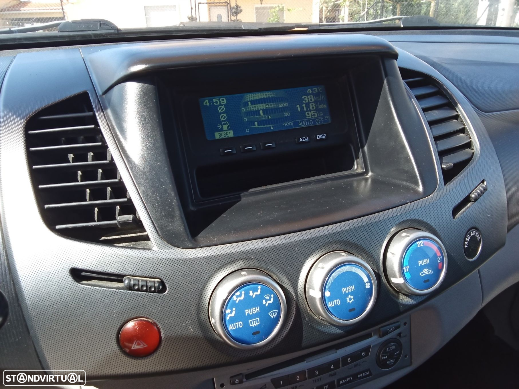 Mitsubishi L200 - 16