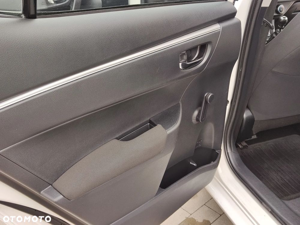 Toyota Corolla 1.6 Comfort - 32