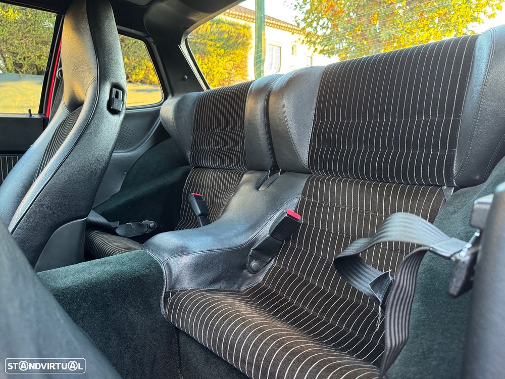 Porsche 944 Turbo S - 8