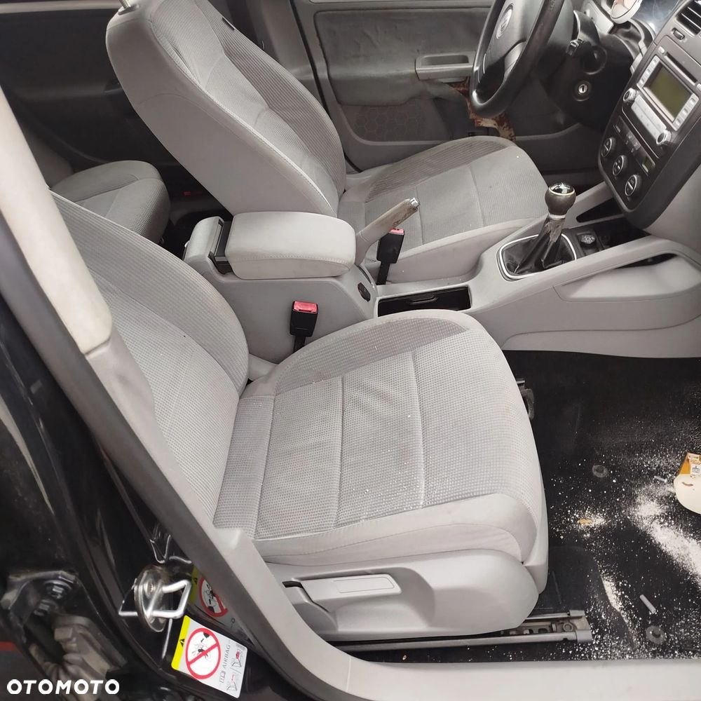 Volkswagen Jetta na części . - 6