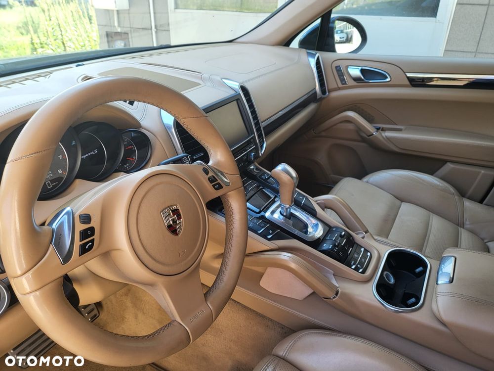 Porsche Cayenne S - 14